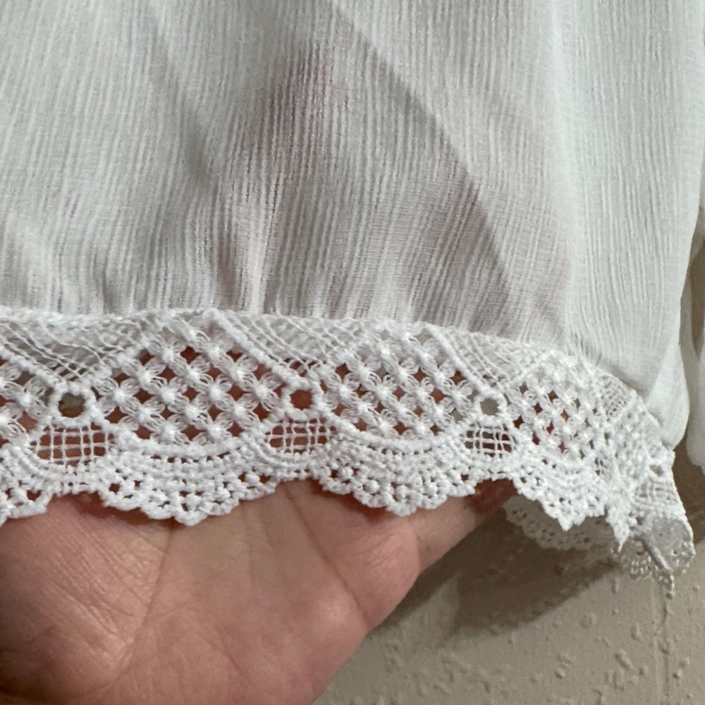 White Lace Trim Shorts - Picture 3 of 4